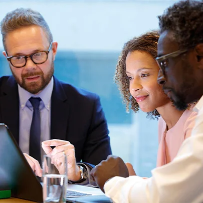 ency&line accountant and tax advisor in London helping a client prepare for Making Tax Digital Self Assessment filing